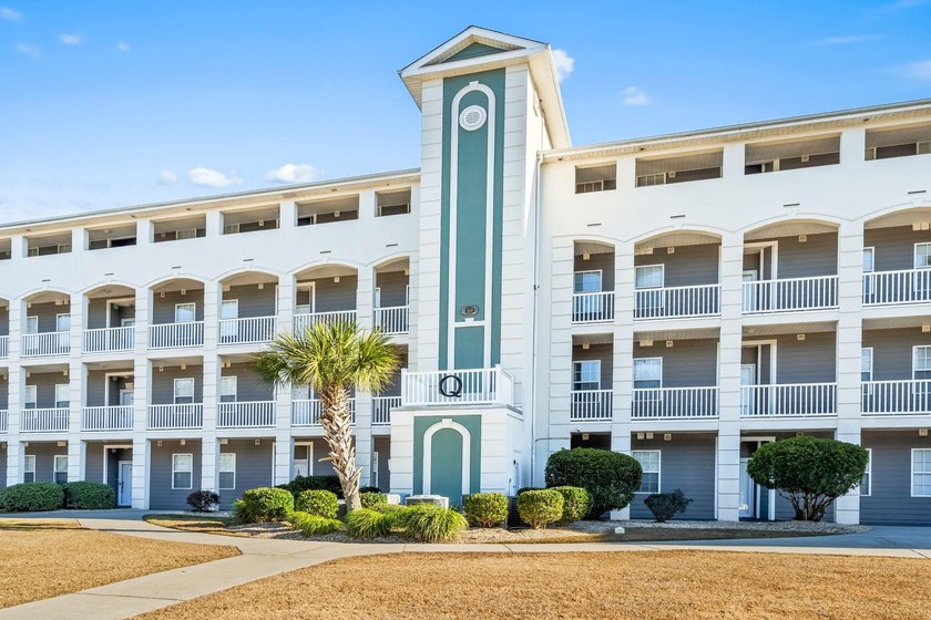 FULLY UPDATED,ELEVATOR BUILDING, PREFESSIONALLY FURNISHED, END - photo 2