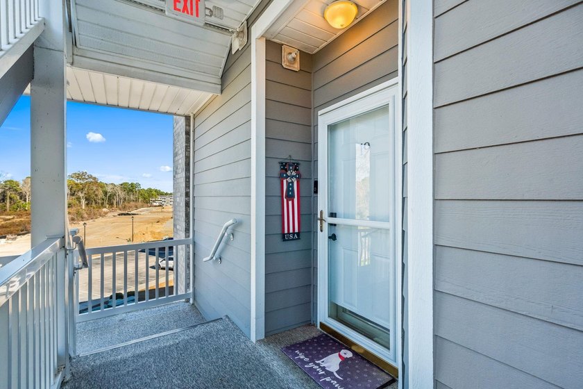 FULLY UPDATED,ELEVATOR BUILDING, PREFESSIONALLY FURNISHED, END - photo 3