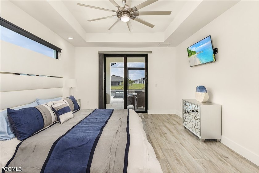 Price improvement! Newer construction modern waterfront home on - photo 8