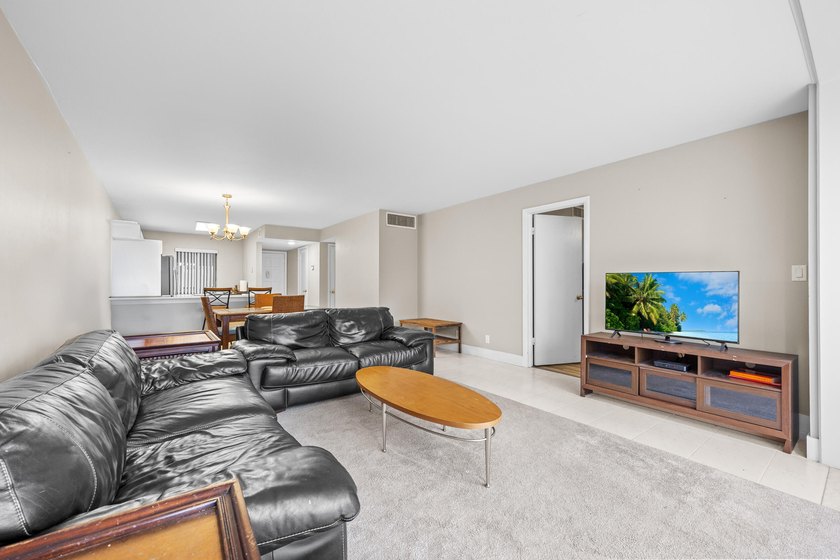 Wake up to tranquil lake and golf course views in this - photo 15