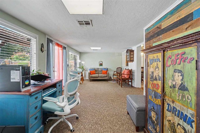 Absolutely beautiful, totally updated home in a prime location! - photo 21