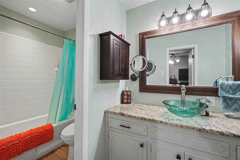 Absolutely beautiful, totally updated home in a prime location! - photo 26