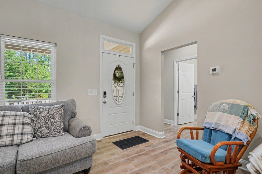 Welcome to this beautifully maintained one story, 3 bedroom, 2 - photo 6