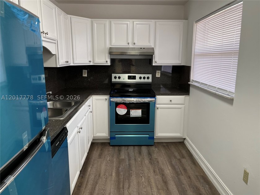 Rented for $1,800 until April 2027 ****Spacious Parkview Condo 1 - photo 8
