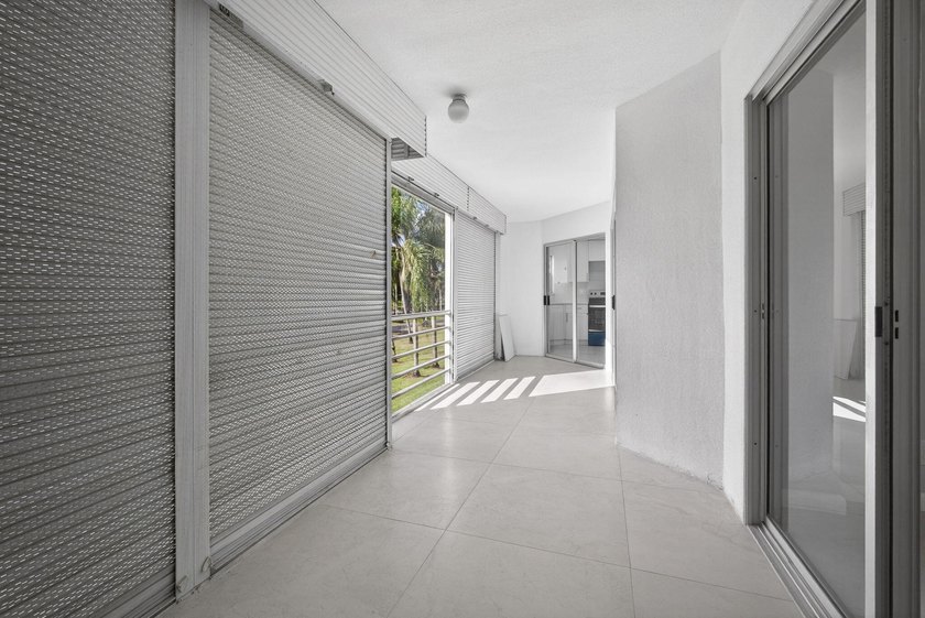 Beautifully remodeled, turnkey 2nd-floor condo in the highly - photo 36