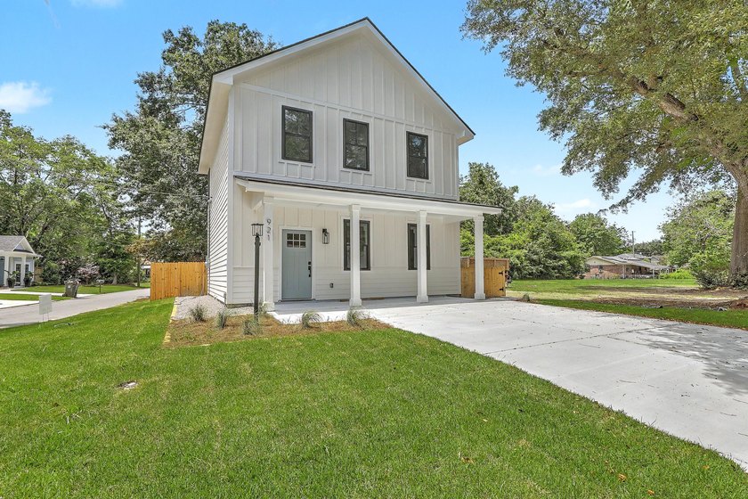 West Ashley's best kept secret! Gorgeous New Construction this - photo 3