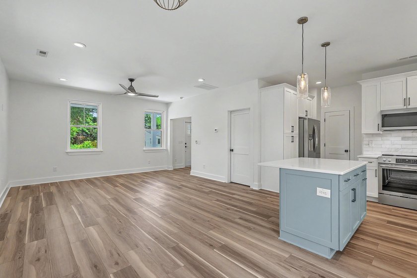 West Ashley's best kept secret! Gorgeous New Construction this - photo 8