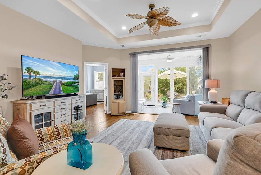 Welcome to luxury coastal living at 120 Queens Cove, Unit B - photo 4