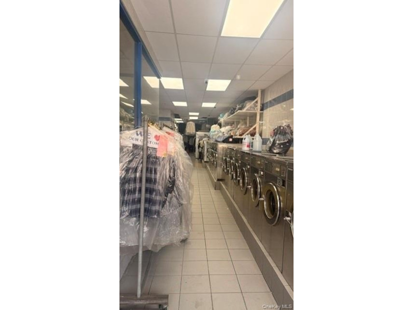 Business for sale. Dry cleaning &amp; Laundromat - photo 2