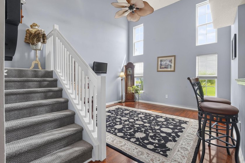 Welcome to this beautifully maintained 3-bedroom, 2.5-bath - photo 4