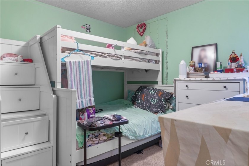 This well-maintained and stunning two-bedroom, two-bathroom - photo 15