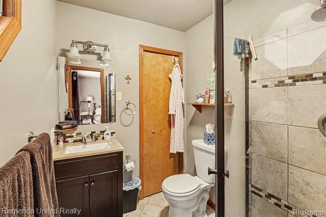 Ranch home with gorgeous views of Thompson Lake! 3 bedrooms, 2 - photo 18