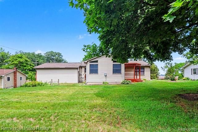 Ranch home with gorgeous views of Thompson Lake! 3 bedrooms, 2 - photo 26