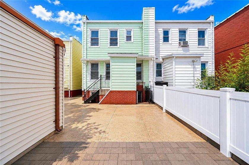 Introducing this beautiful semi-detached one-family brick home - photo 31