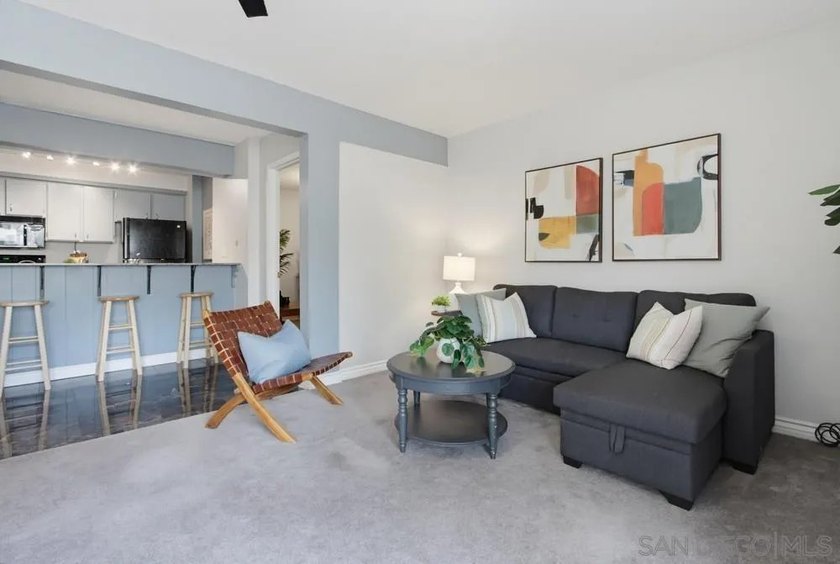 Rare floor plan in the popular Point Loma Tennis Club. This - photo 4