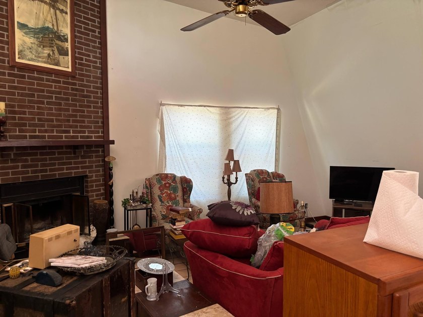 Set in the established Hagley area of Pawleys Island, this - photo 9