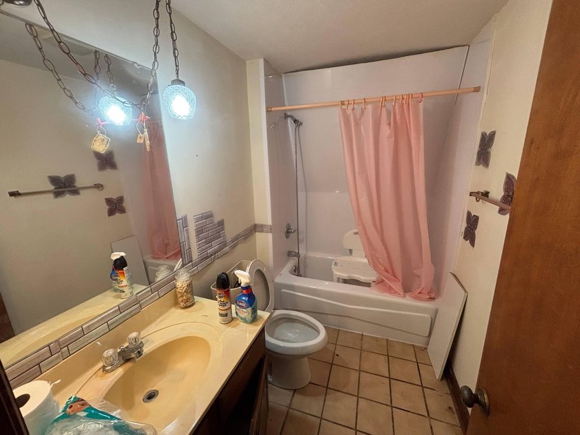 Set in the established Hagley area of Pawleys Island, this - photo 10