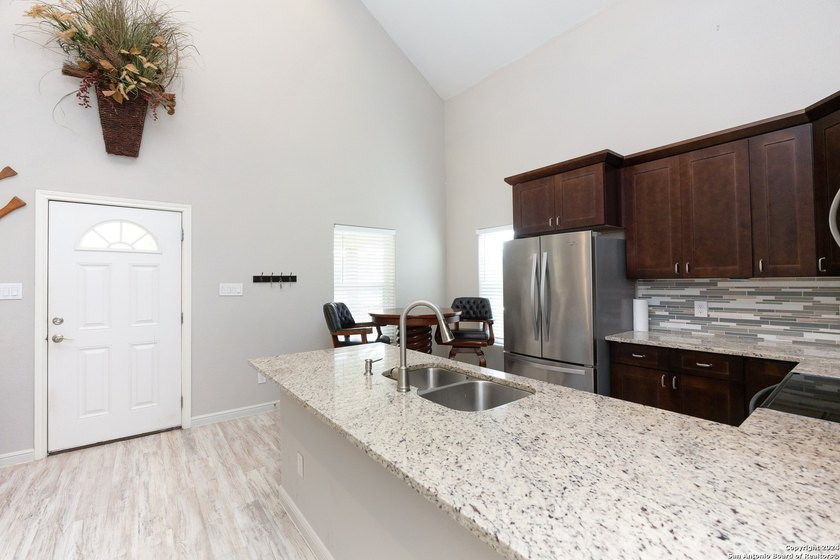 Turn key, coastal charm meets effortless living just minutes - photo 14