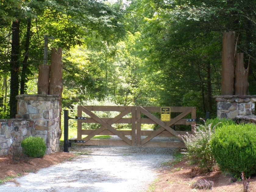 A 5-minute walk (2,00 ft. roughly away) to the covered pavilion - photo 41
