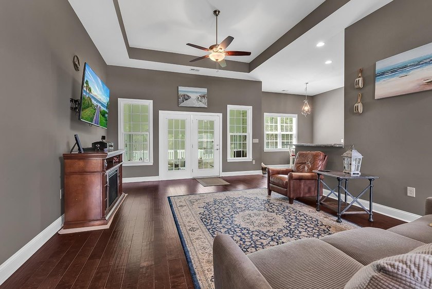 Welcome to this beautifully maintained custom-built home - photo 4