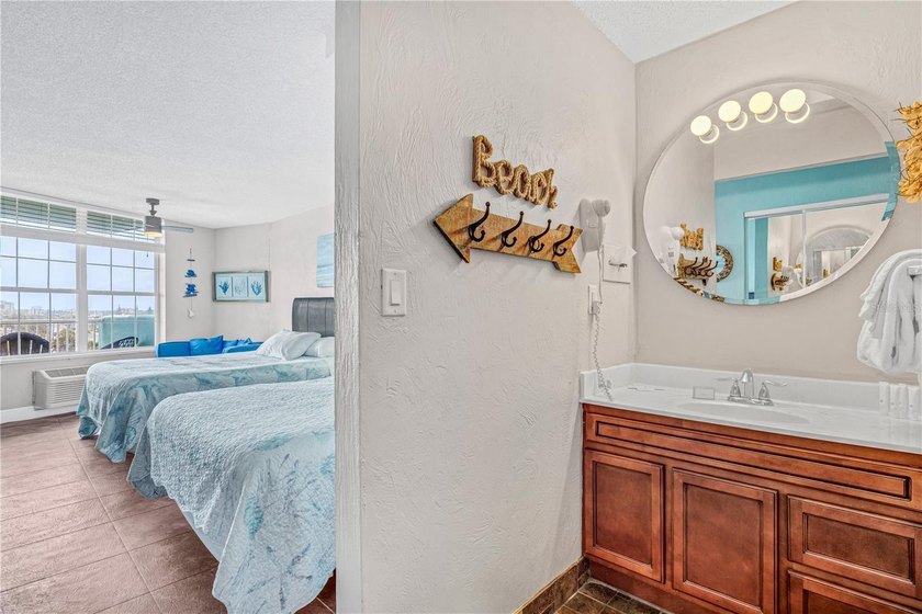 Turnkey ocean-view condo in the heart of Daytona Beach offering - photo 7