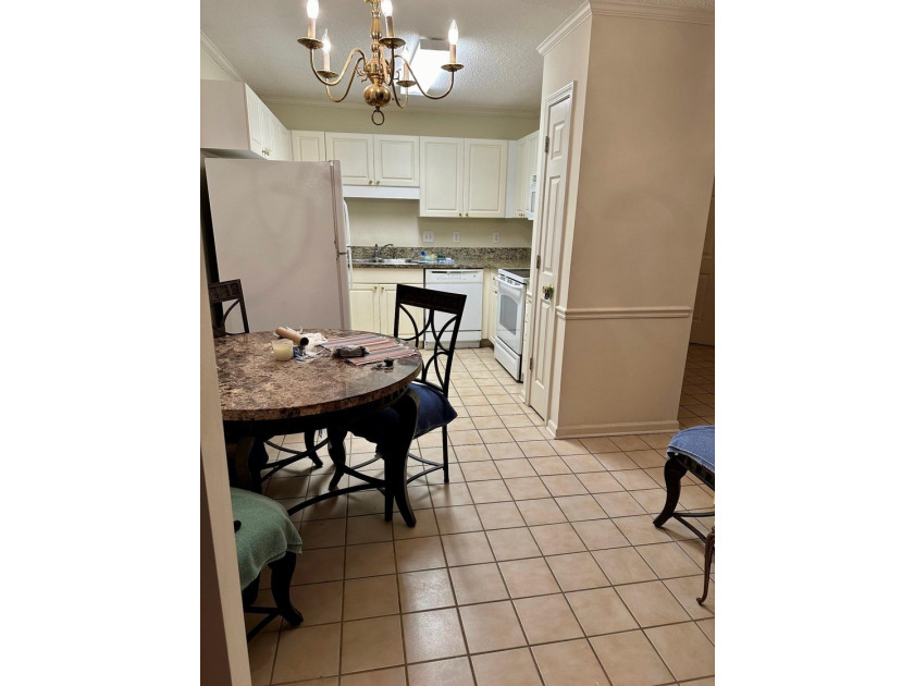 First floor unit! Come see this unit which is perfect to remodel - photo 7