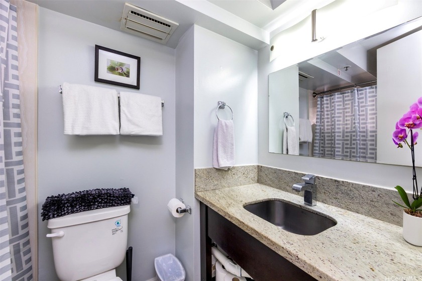 Situated in the center of Waikiki, Island Colony is a - photo 9