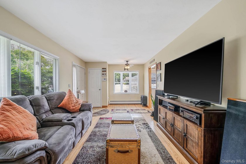 Welcome to this beautifully maintained 2-bedroom, 2-bath ranch - photo 7