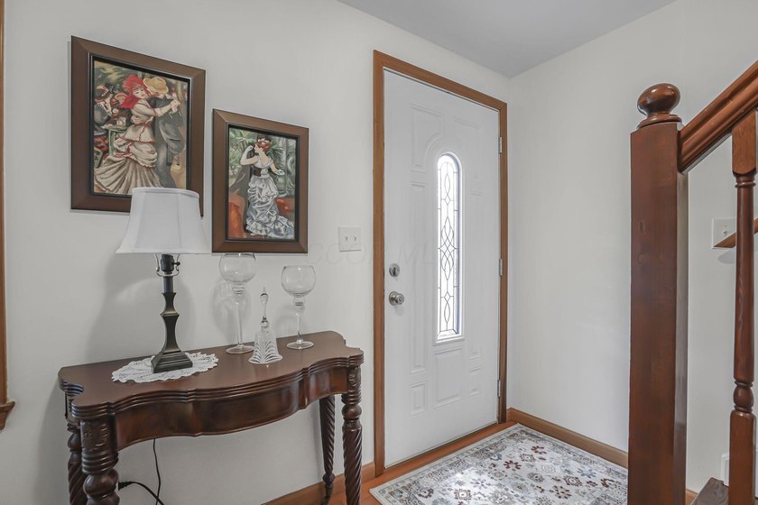 Welcome to Hideaway Hills and this spacious, beautifully updated - photo 8