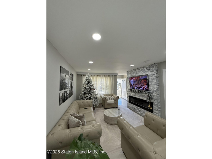Move-In Ready , Welcome to 38 Deborah Loop - a newly renovated - photo 13