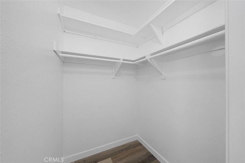Beautifully updated 2-bedroom, 2-bathroom condo offering a - photo 15