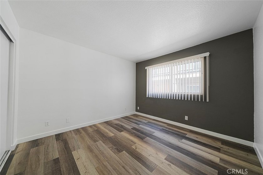 Beautifully updated 2-bedroom, 2-bathroom condo offering a - photo 16