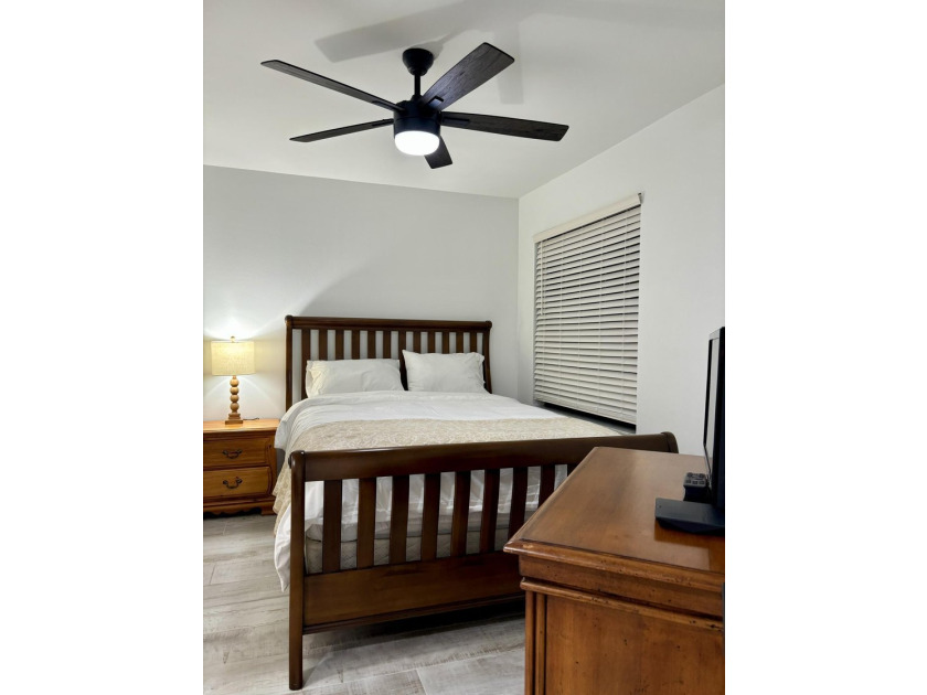 ONE LEVEL 1st floor condo is ready to move-in. Totally remodeled - photo 16