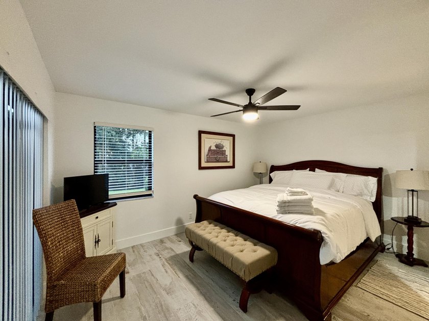 ONE LEVEL 1st floor condo is ready to move-in. Totally remodeled - photo 18