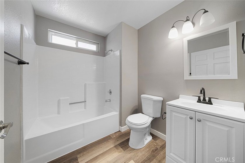 Beautifully updated 2-bedroom, 2-bathroom condo offering a - photo 19