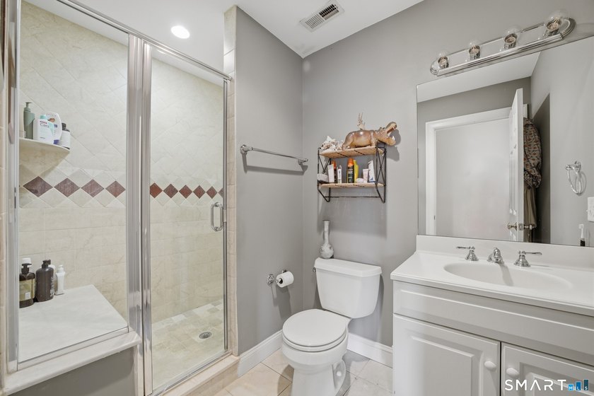 Thoughtfully designed for both comfortable everyday living and - photo 22