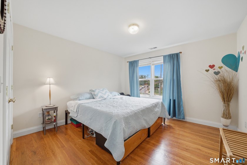Thoughtfully designed for both comfortable everyday living and - photo 23