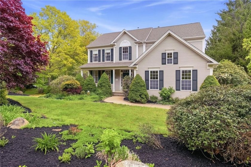 Welcome to Westford Woods! This beautifully maintained 4-bedroom - photo 3