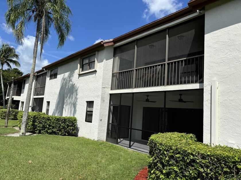 ONE LEVEL 1st floor condo is ready to move-in. Totally remodeled - photo 25