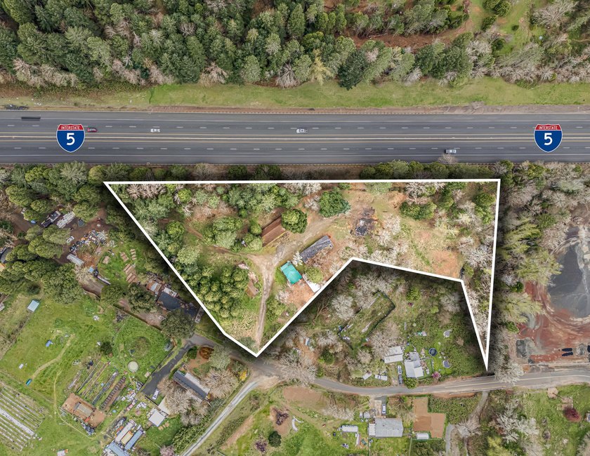 A rare, accessible Southern Oregon commercial/residential - photo 2