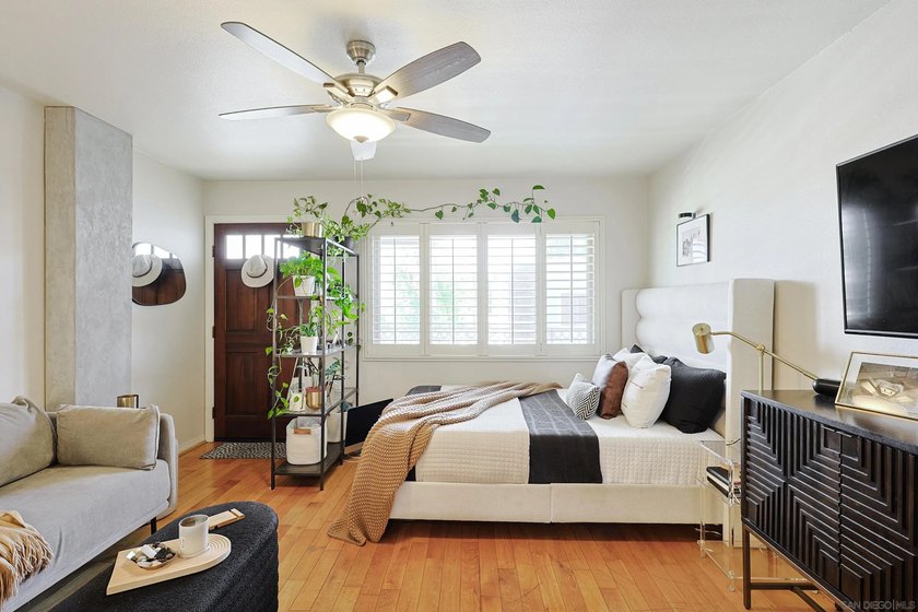 Welcome to this functional and stylish VA-approved studio condo - photo 9