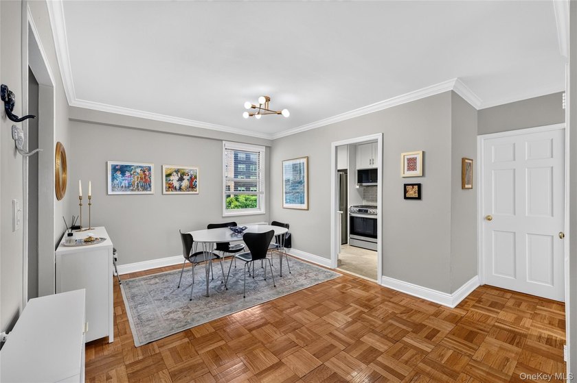Welcome home to this light-filled, beautifully renovated - photo 10