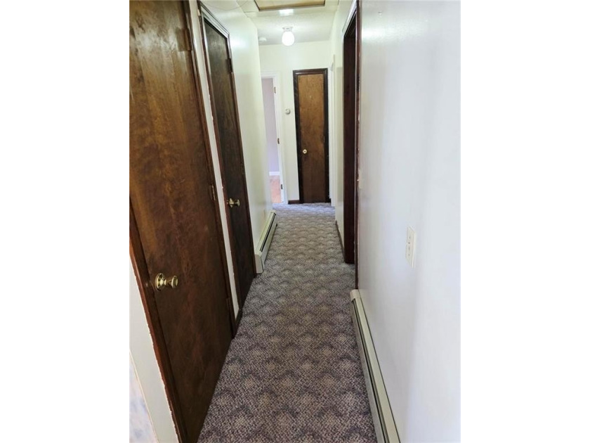This raised ranch offers 3 bedrooms, one bathroom, galley - photo 9
