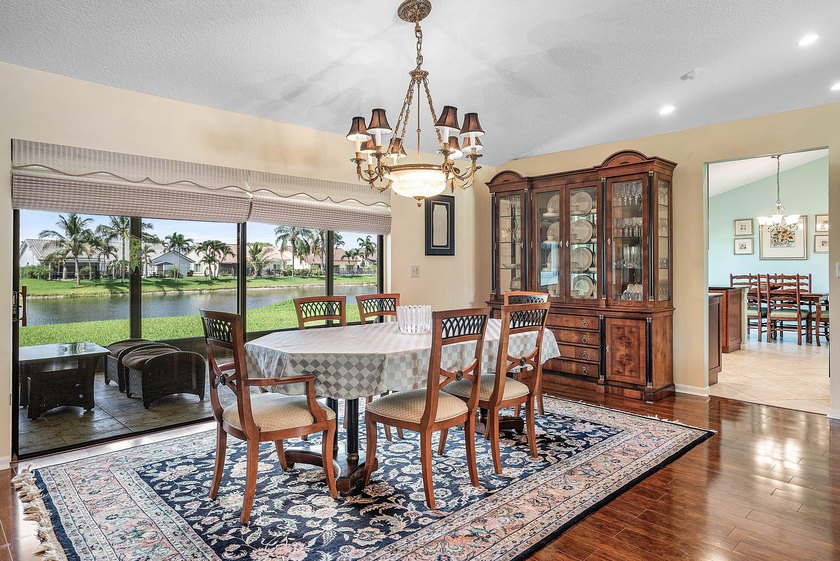 Beautiful, impeccably maintained, move-in ready 3/2/2 in the - photo 11