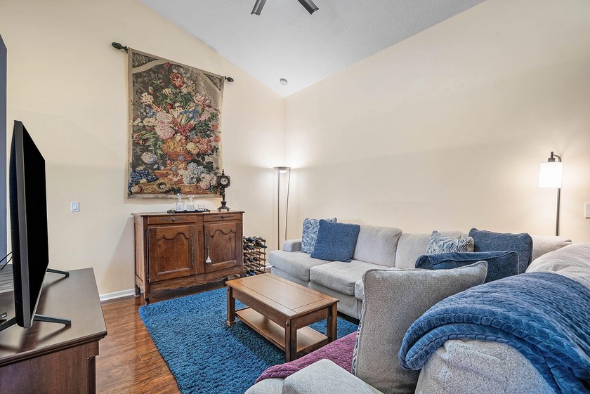Beautiful, impeccably maintained, move-in ready 3/2/2 in the - photo 12