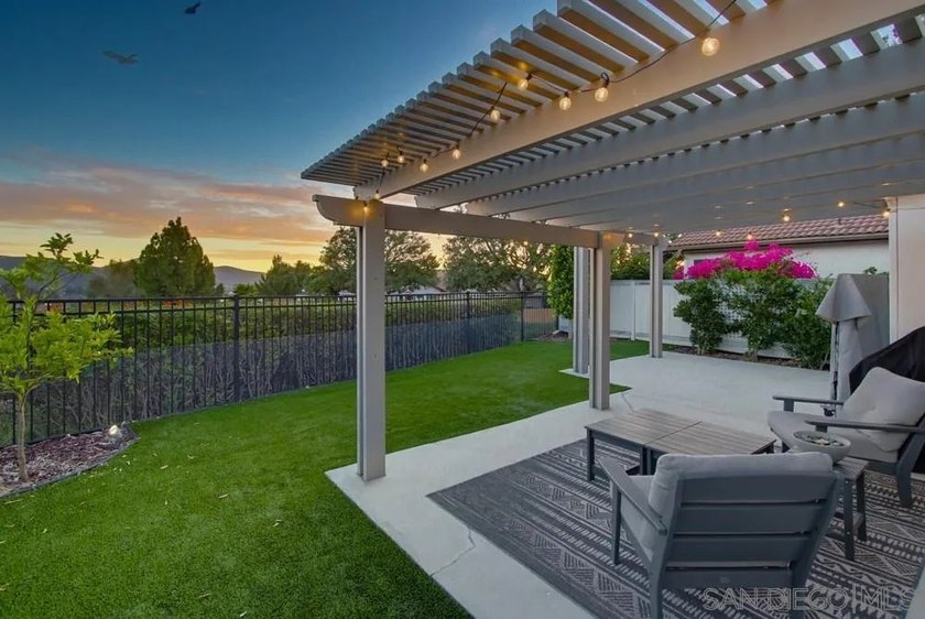 This lovely single-story, detached single-family home offers - photo 2