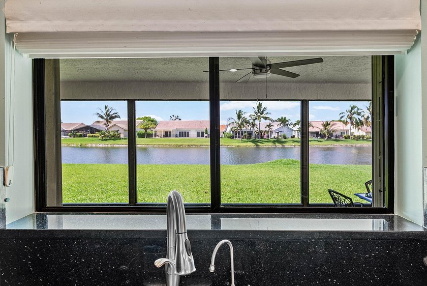 Beautiful, impeccably maintained, move-in ready 3/2/2 in the - photo 18