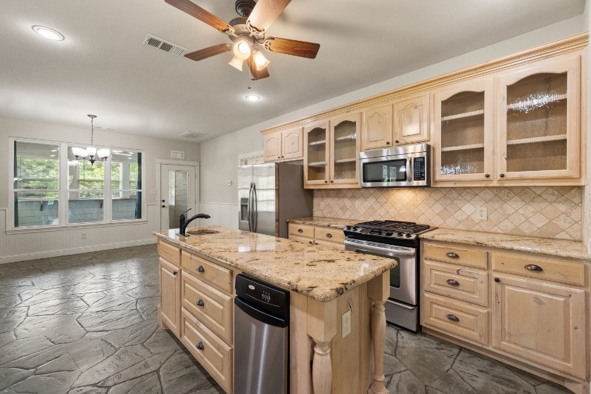2.33-Acre Country Estate with Pool, Spa &amp; Pond - photo 13