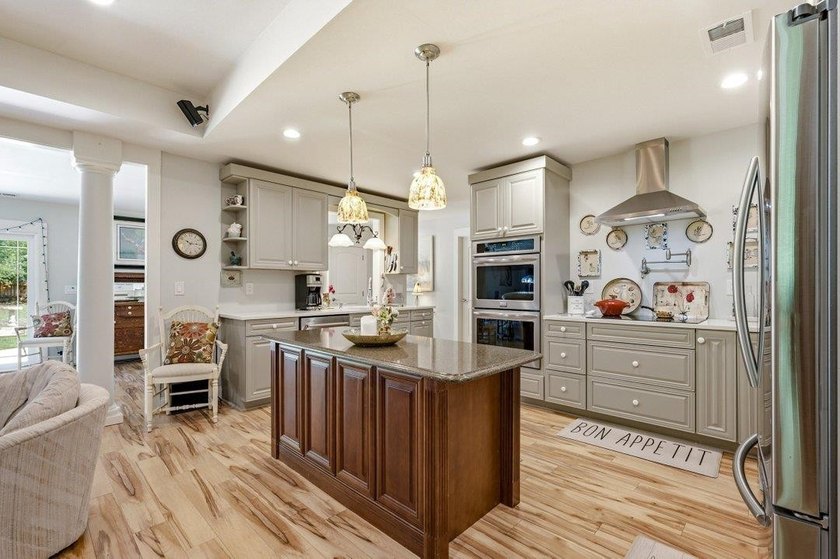 Fantastic opportunity to own a 4 bedroom/3 bath home in the - photo 10