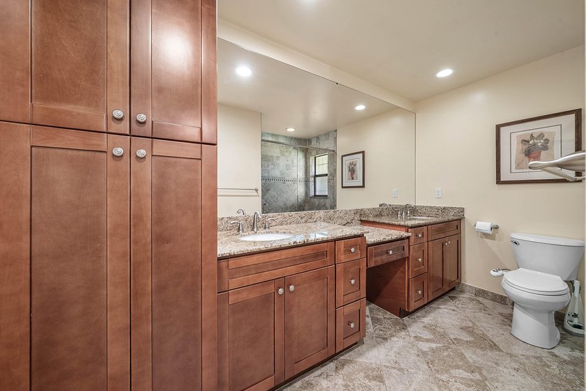 Beautiful, impeccably maintained, move-in ready 3/2/2 in the - photo 29